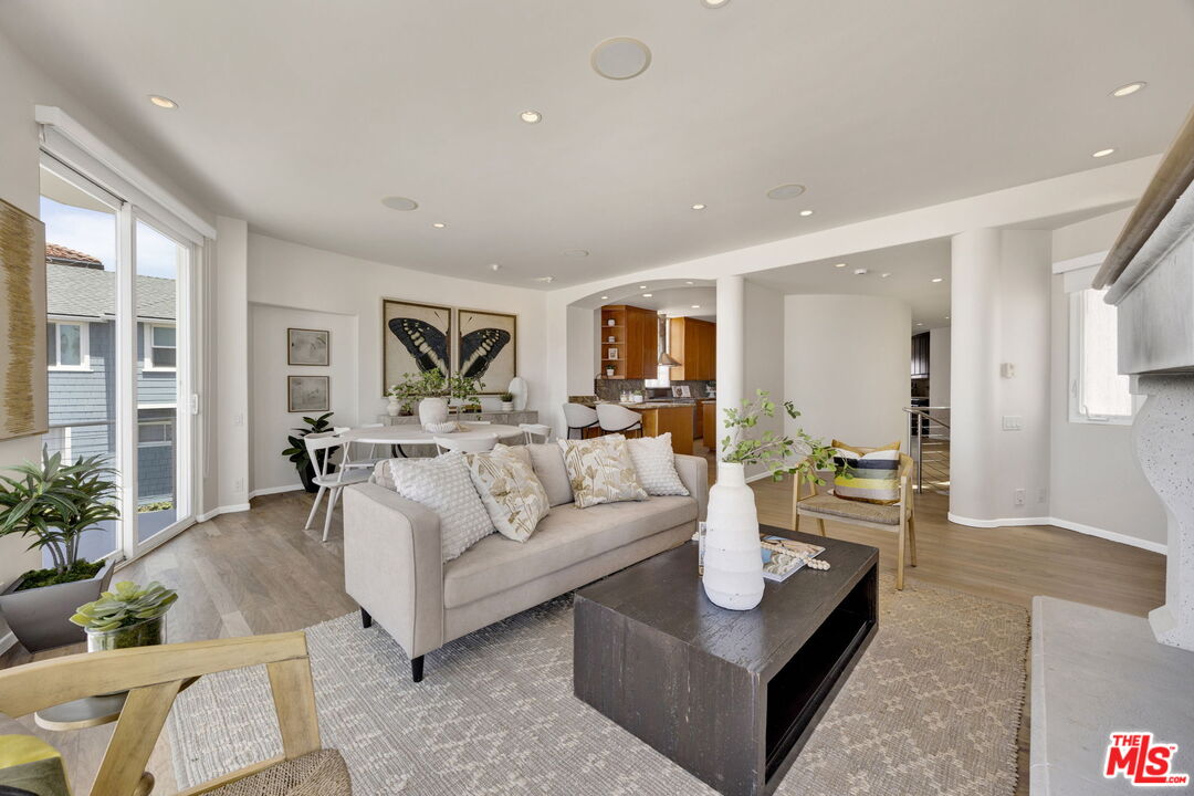 MLS #25543451 image #16