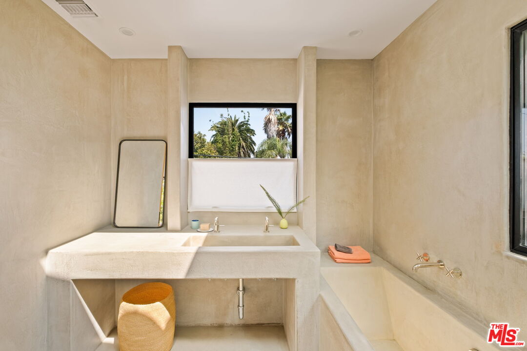 MLS #25544767 image #27