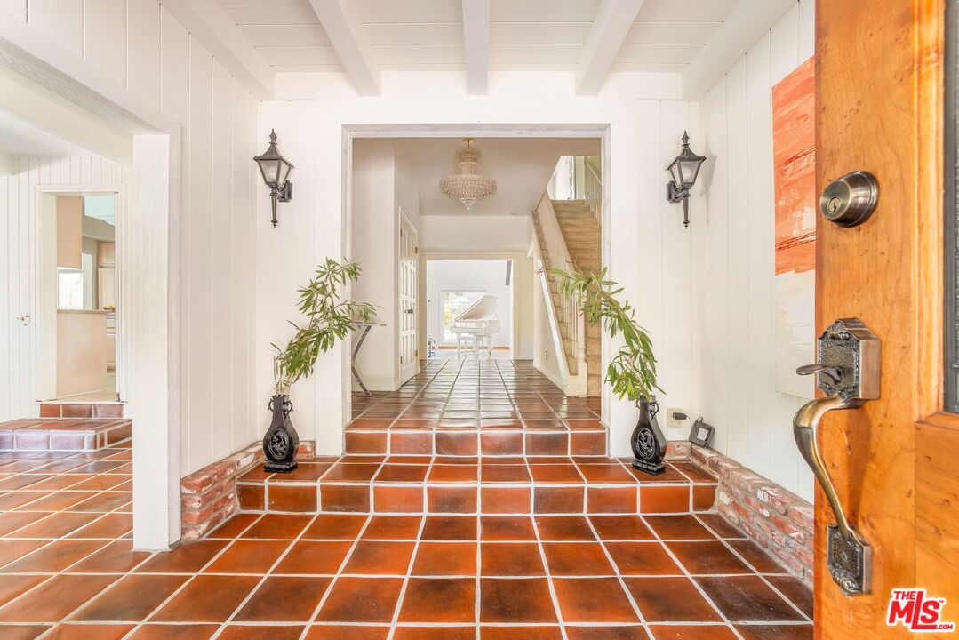 MLS #25545063 image #5