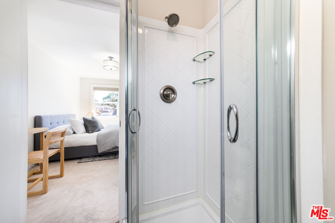 MLS #25546173 image #24