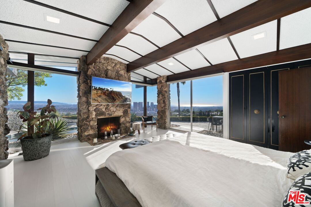 MLS #25546717 image #14