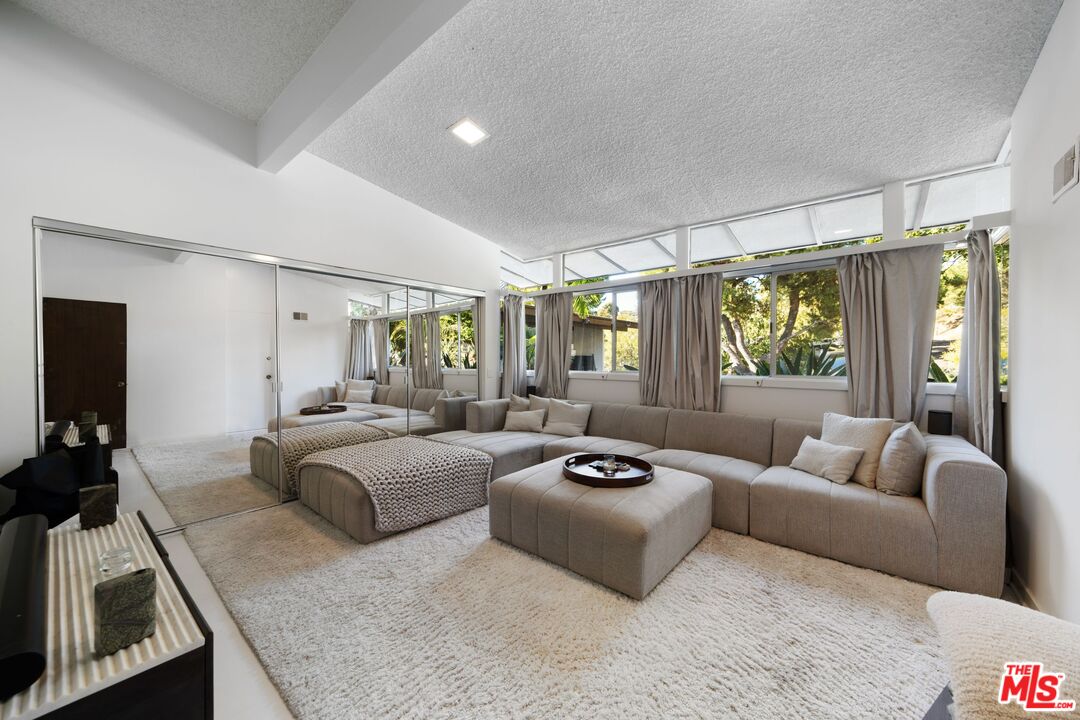 MLS #25546717 image #17