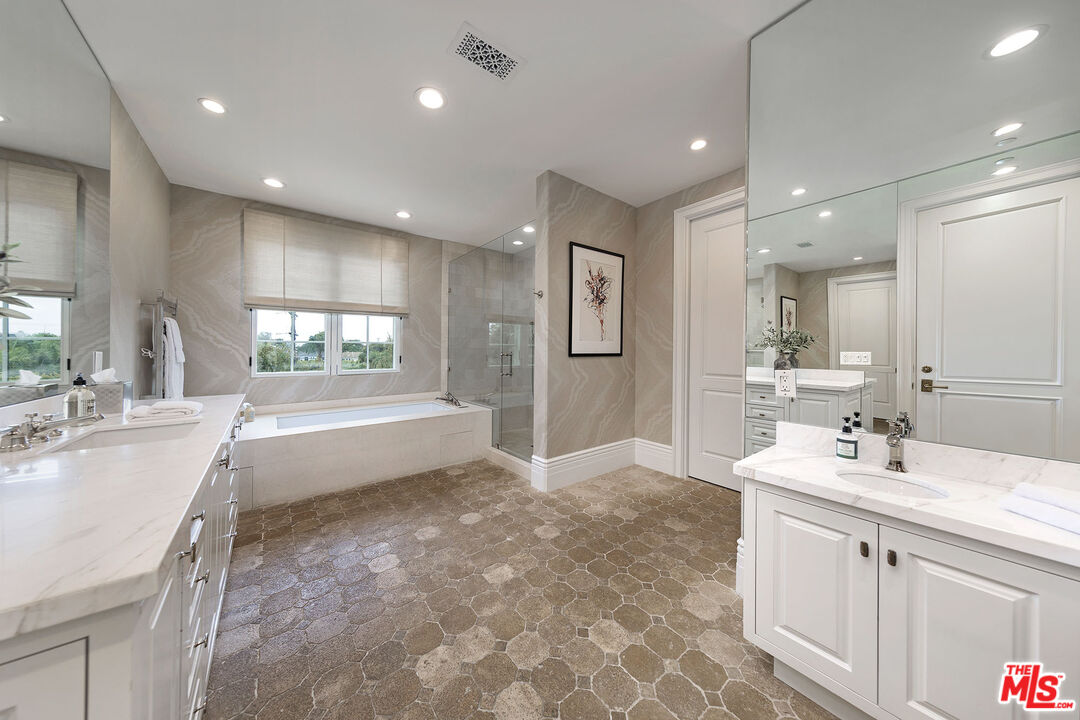 MLS #25546875 image #18