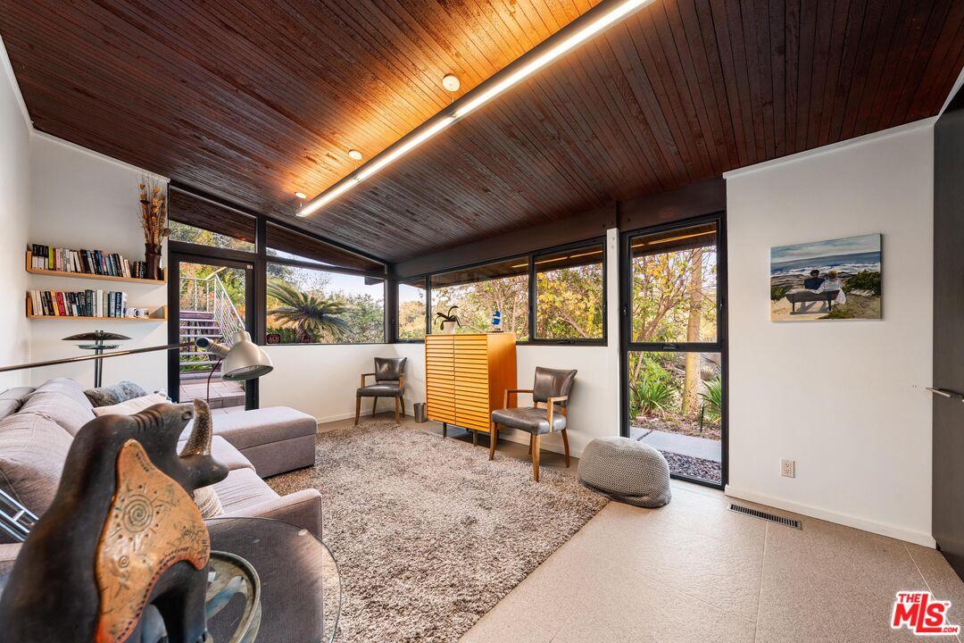 MLS #25553207 image #16