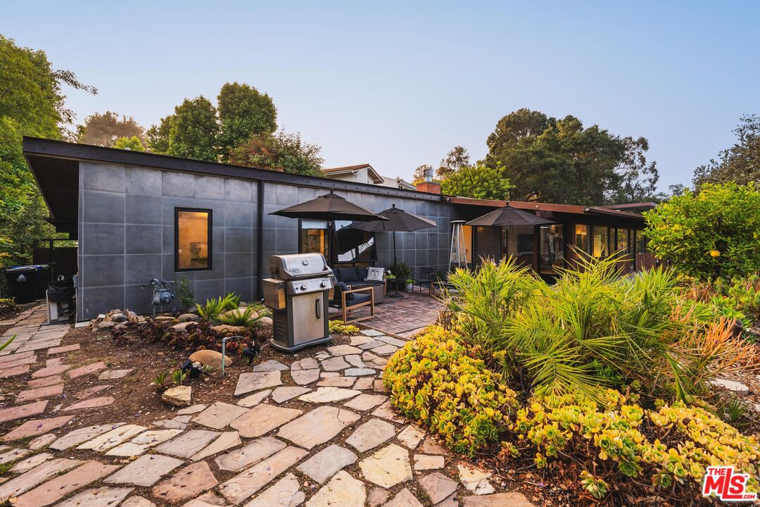 MLS #25553207 image #24