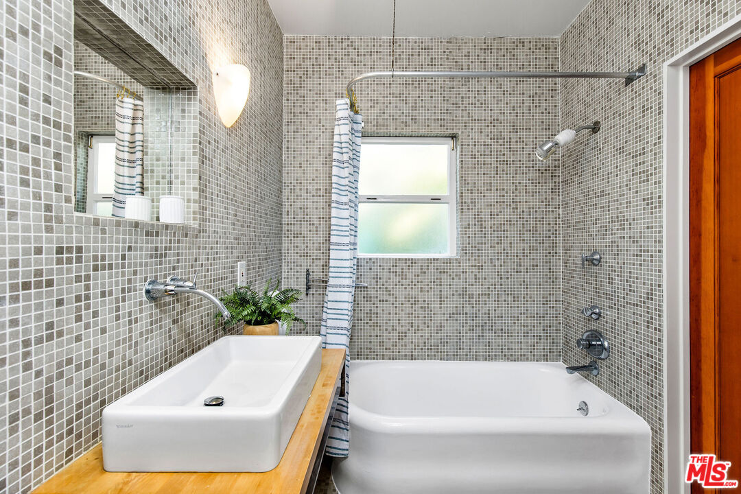 MLS #25554801 image #10