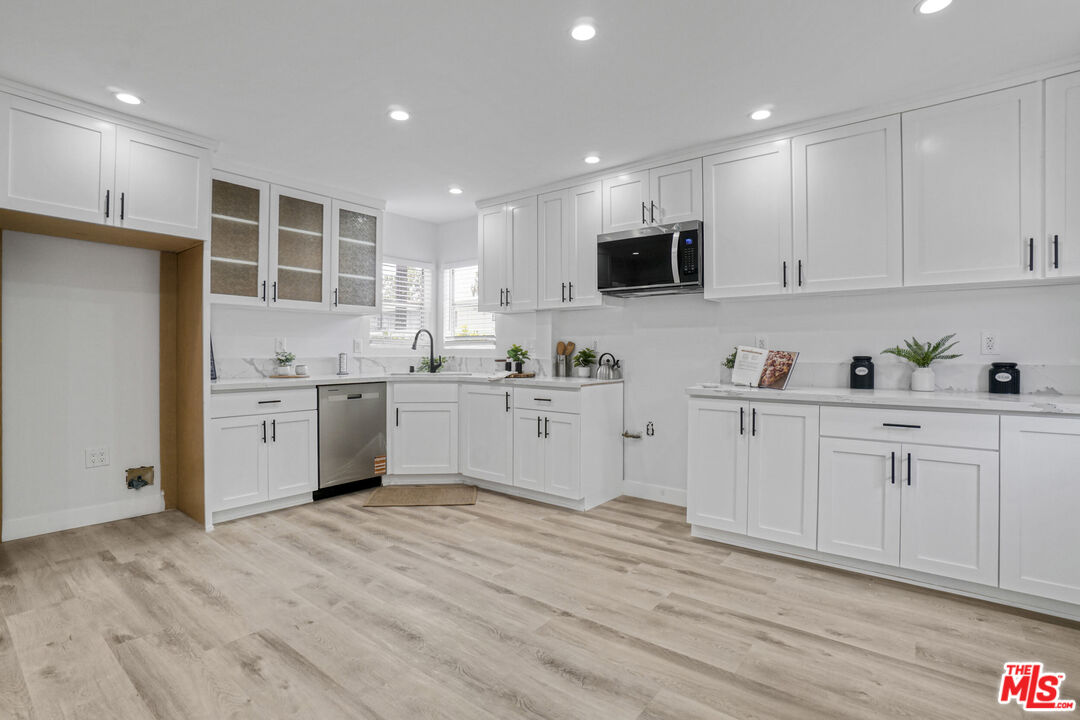 MLS #25555495 image #14