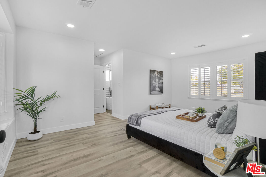 MLS #25555495 image #24