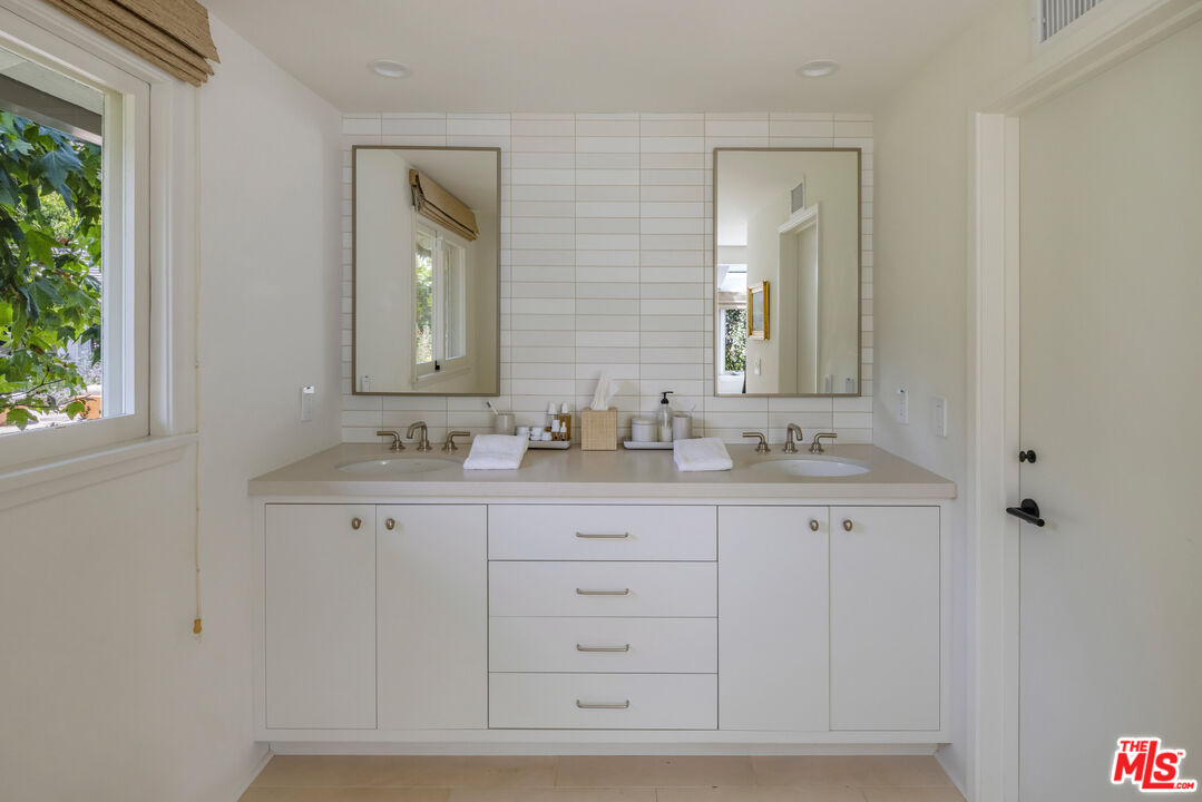 MLS #25555497 image #15