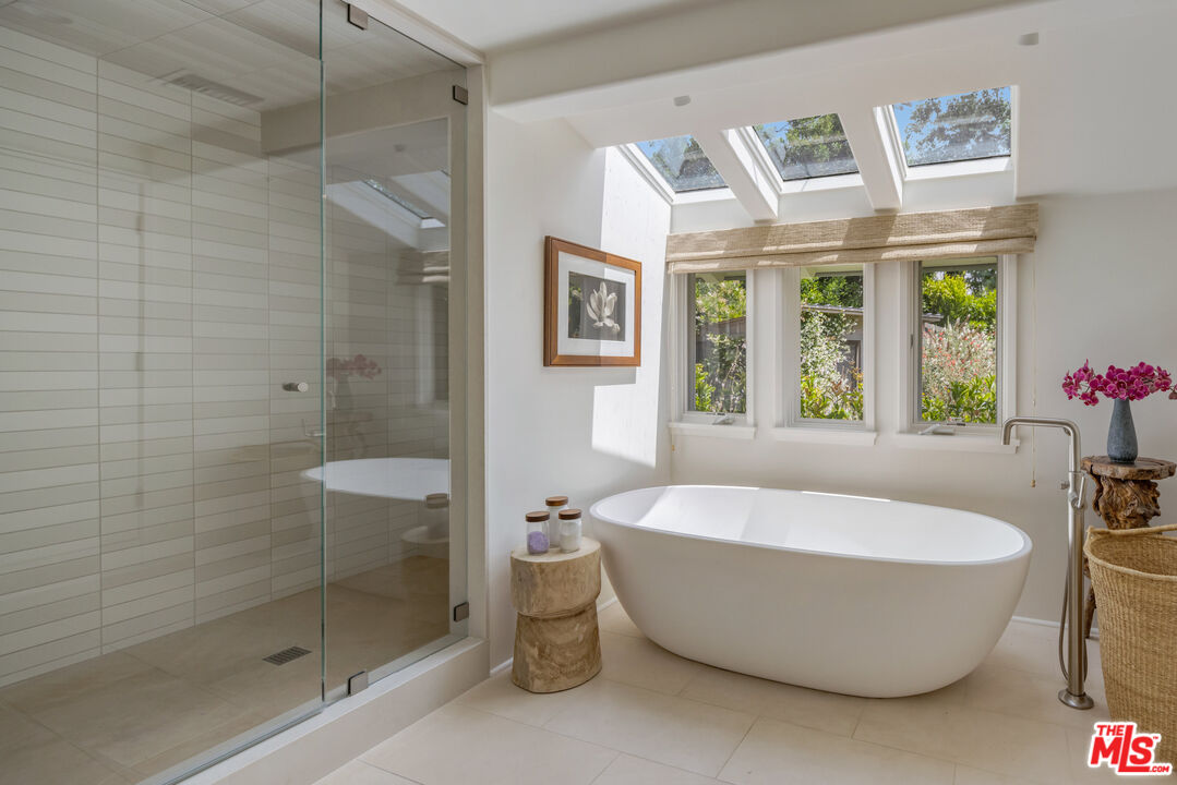 MLS #25555497 image #16