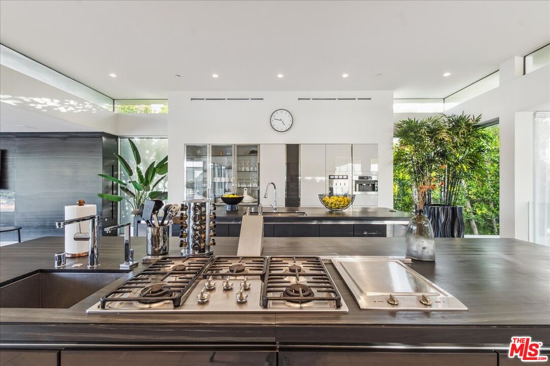 MLS #25556919 image #19