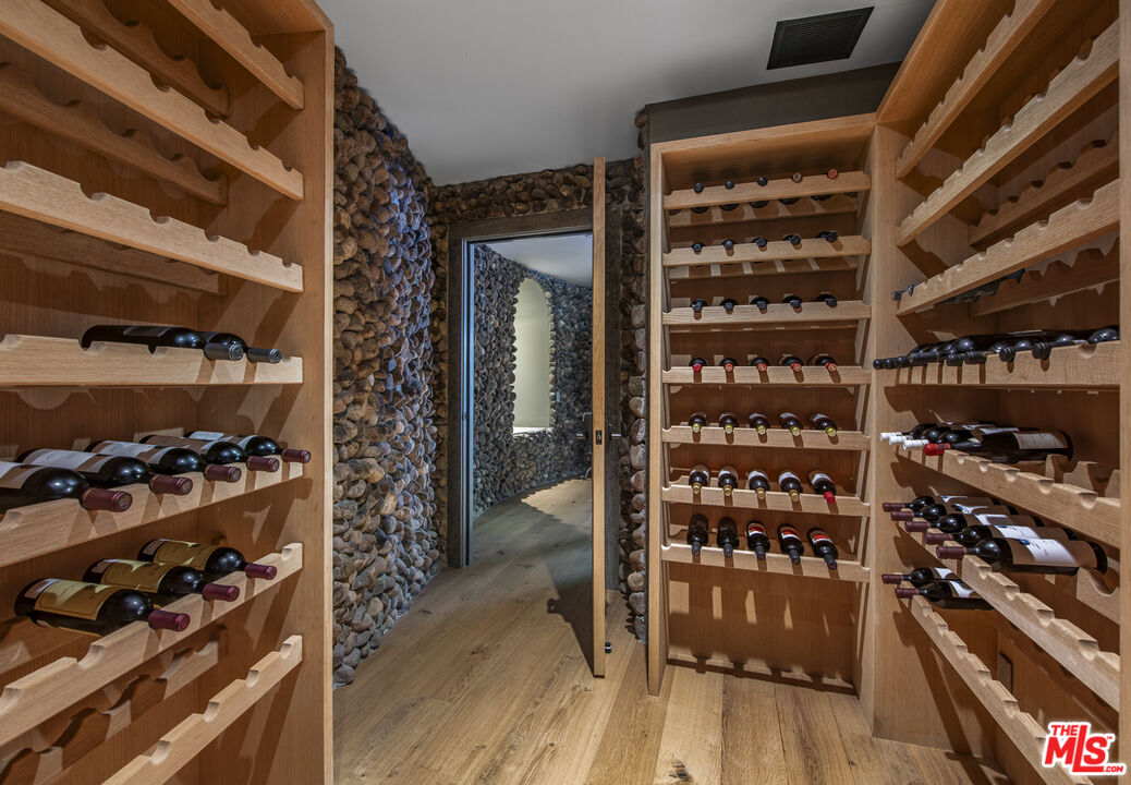 MLS #25557153 image #5