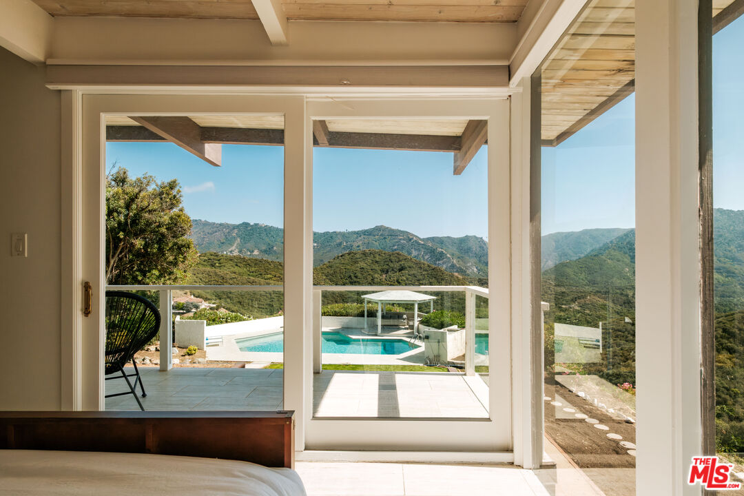 MLS #25557215 image #24