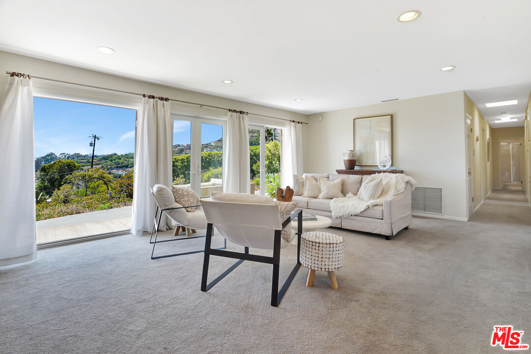 MLS #25557637 image #16