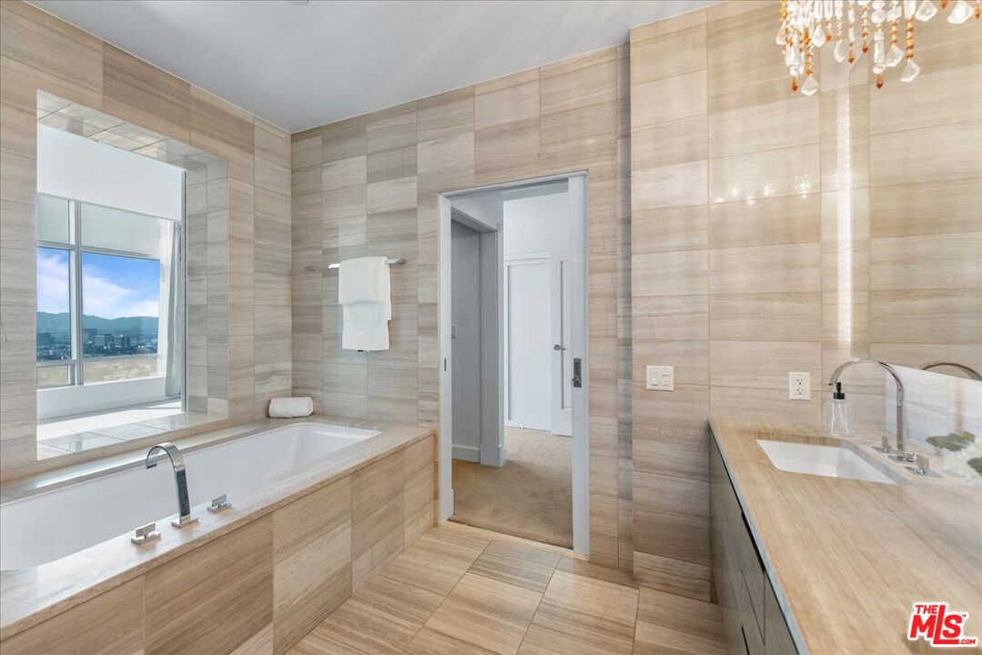 MLS #25558713 image #22