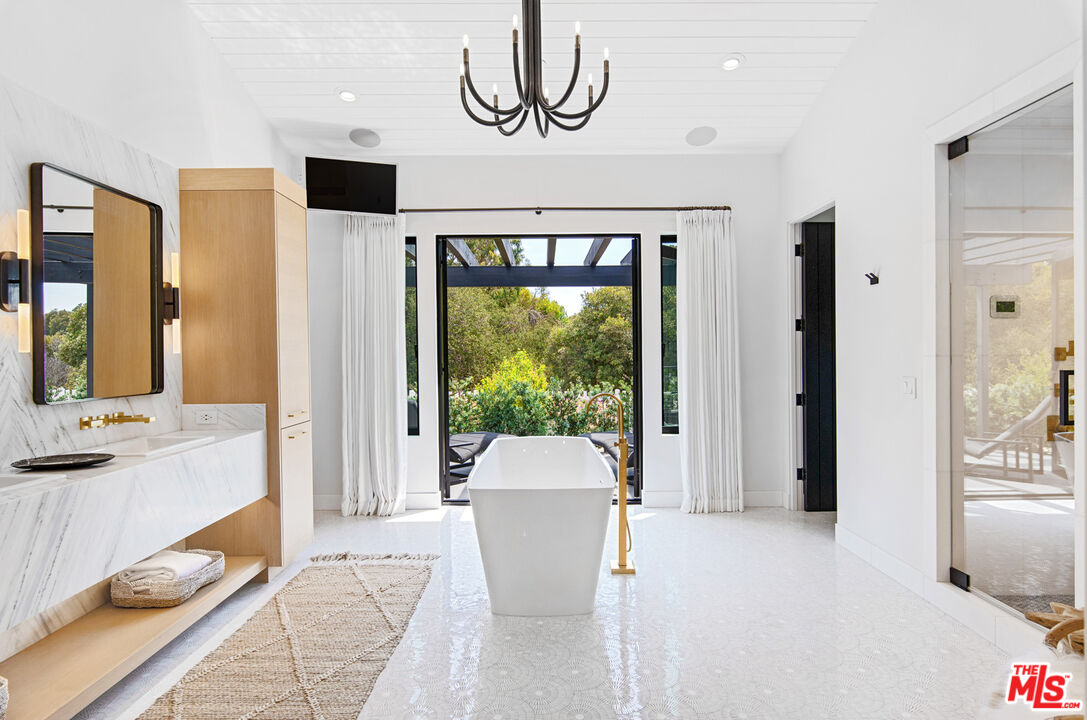 MLS #25560733 image #12