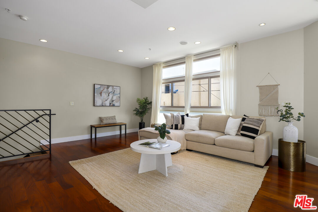 MLS #25562321 image #0