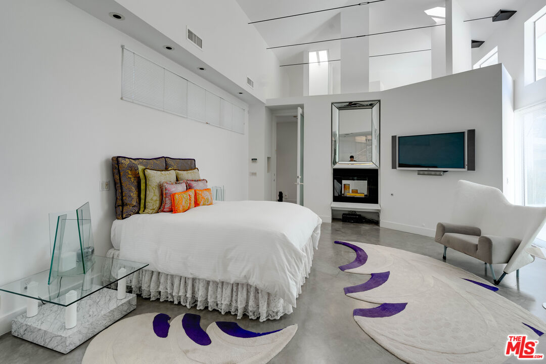 MLS #25563435 image #22