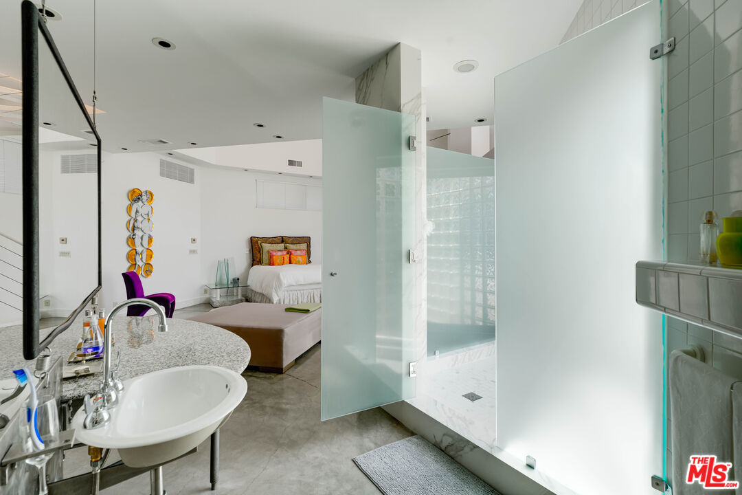 MLS #25563435 image #24