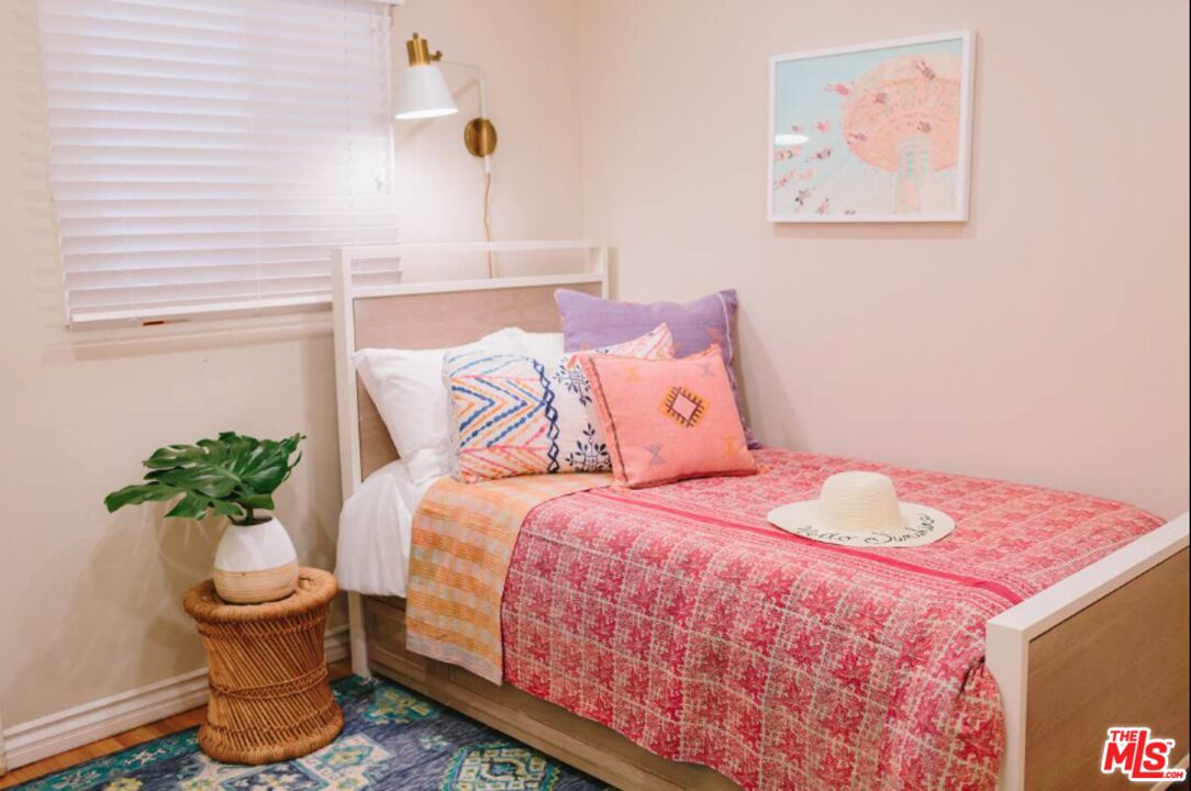 MLS #25564683 image #17