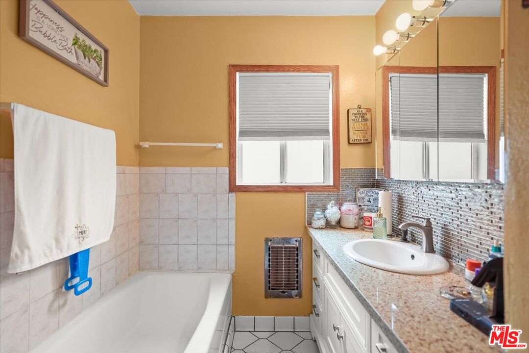 MLS #25568847 image #24