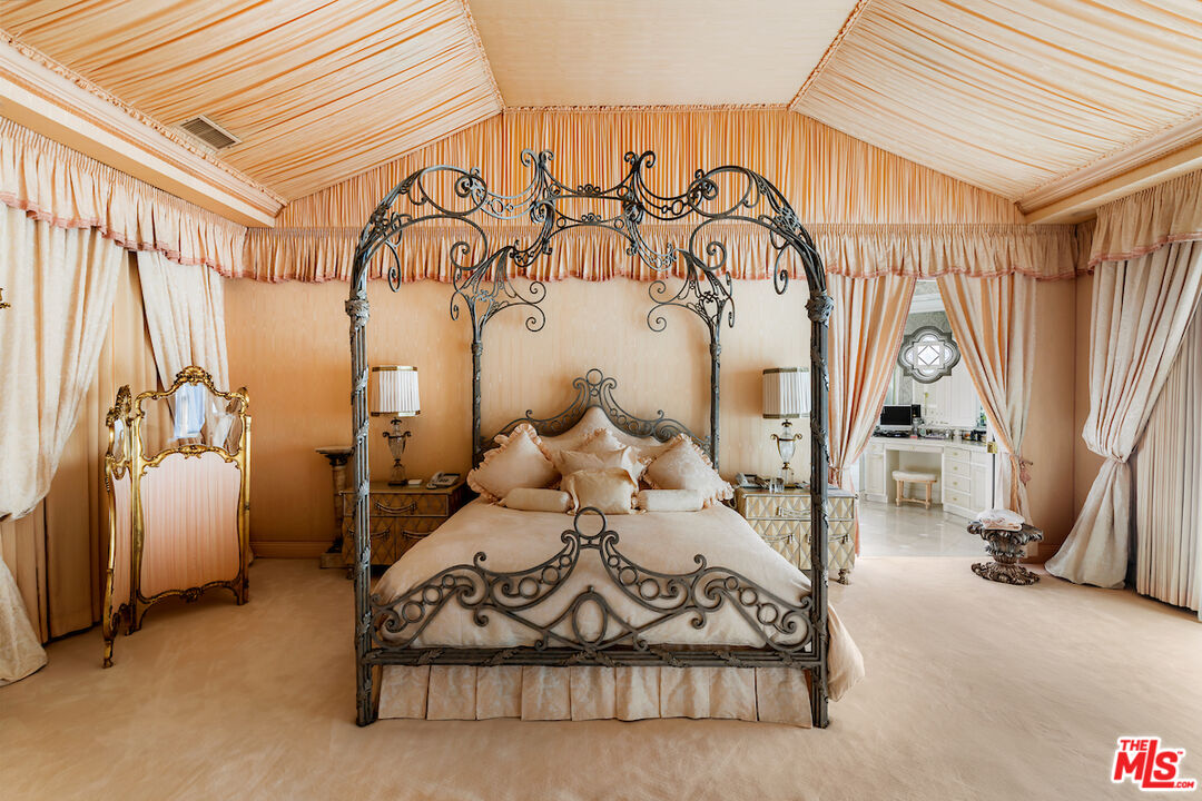 MLS #25570791 image #20