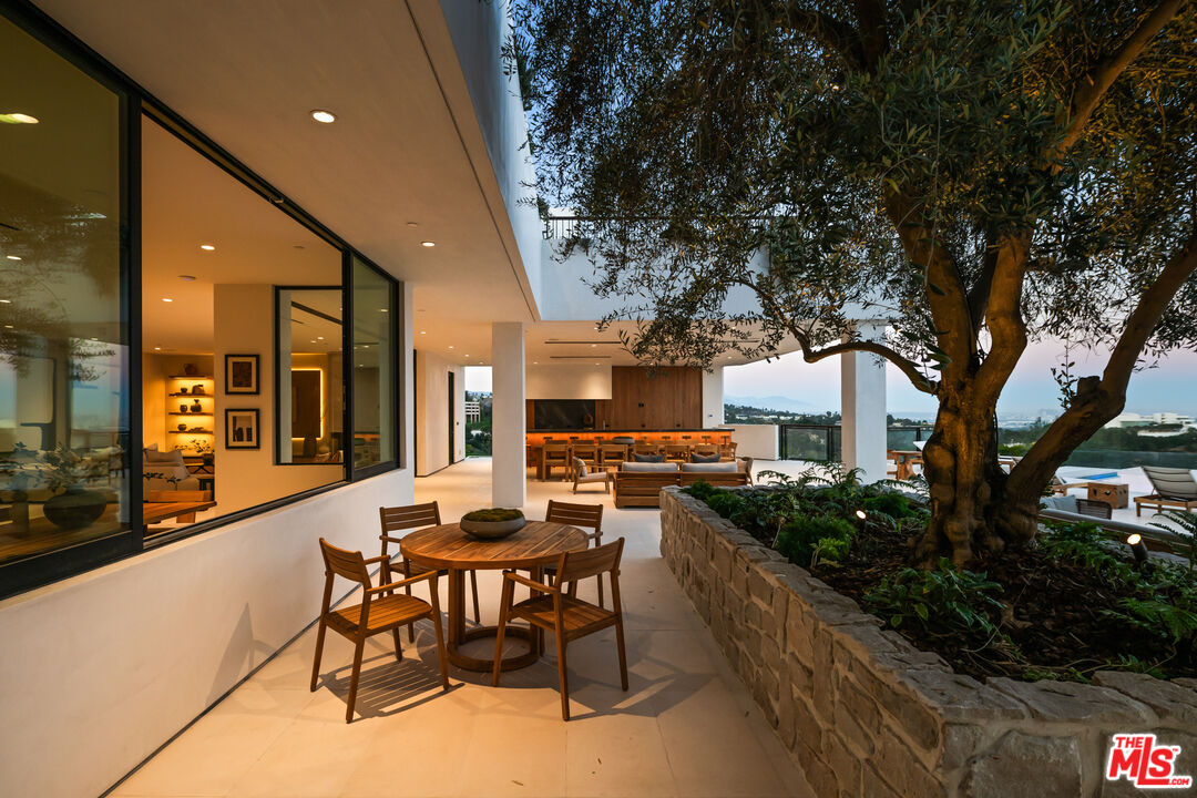 MLS #25570957 image #13