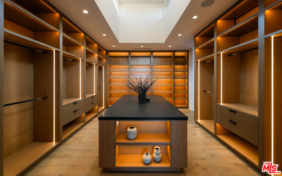 MLS #25570957 image #30