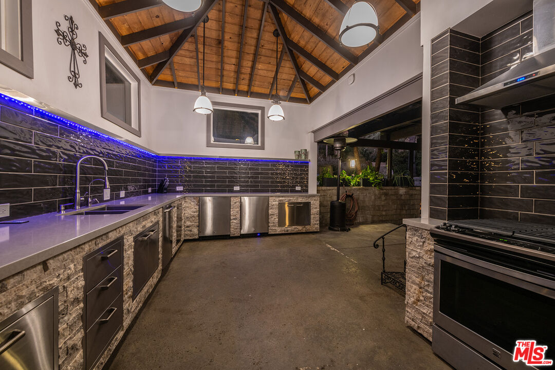 MLS #25570979 image #15