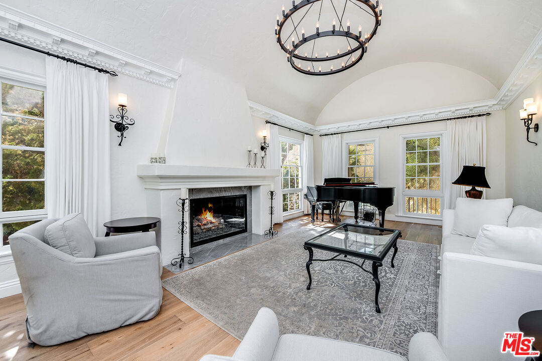 MLS #25570979 image #5