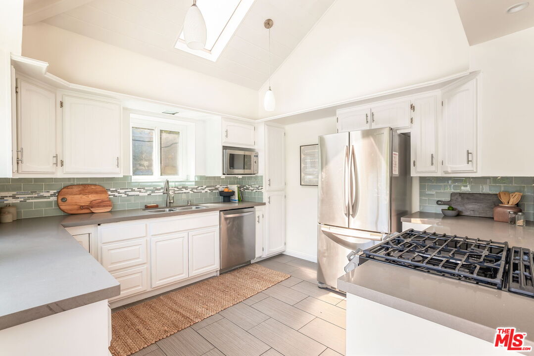 MLS #25572509 image #15