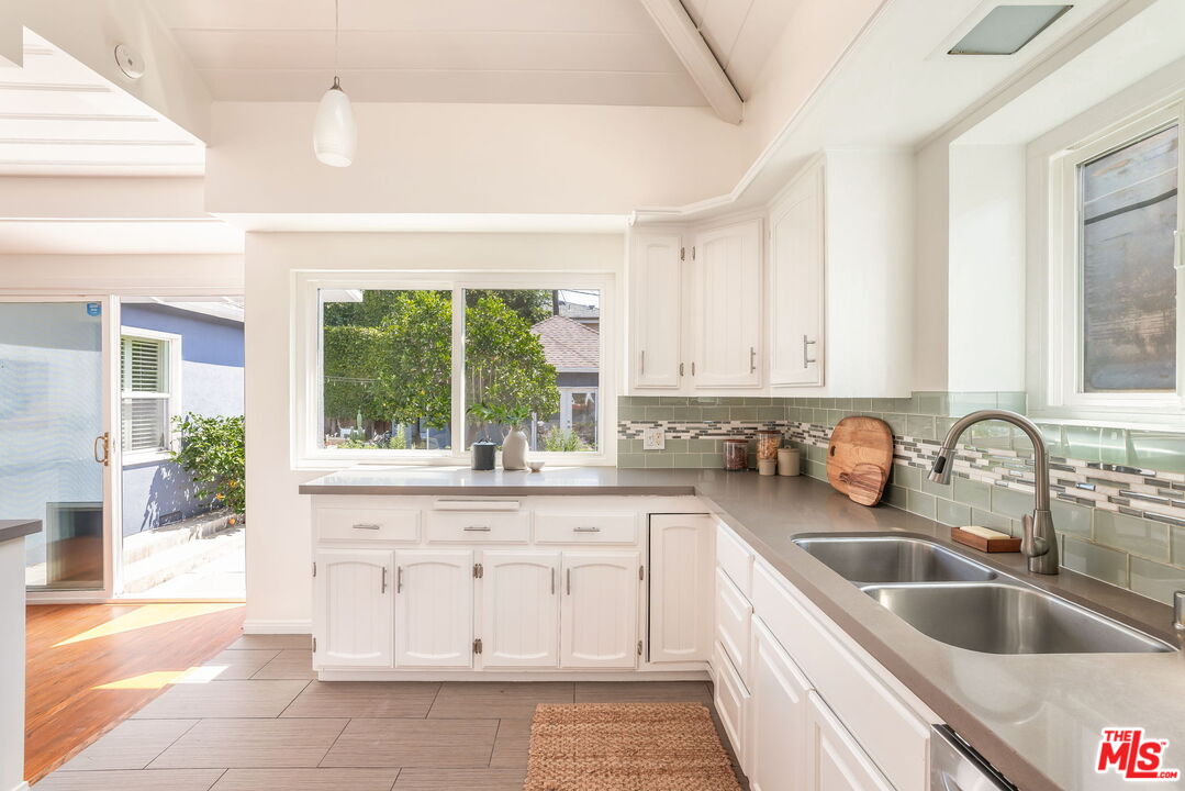 MLS #25572509 image #16