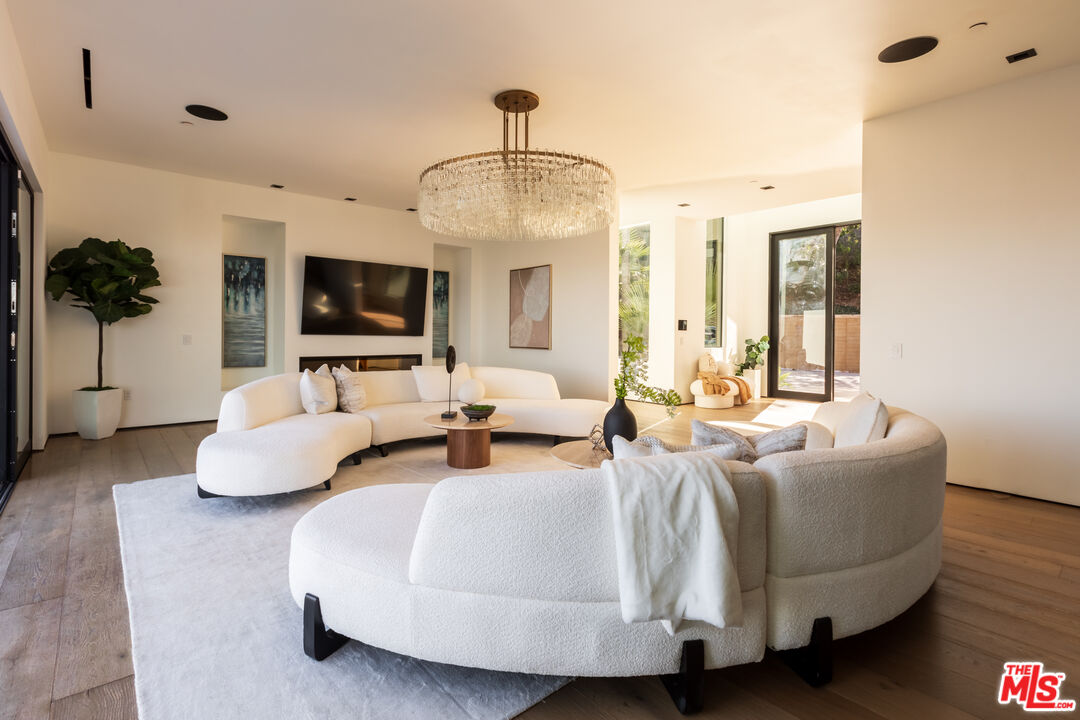 MLS #25572877 image #9