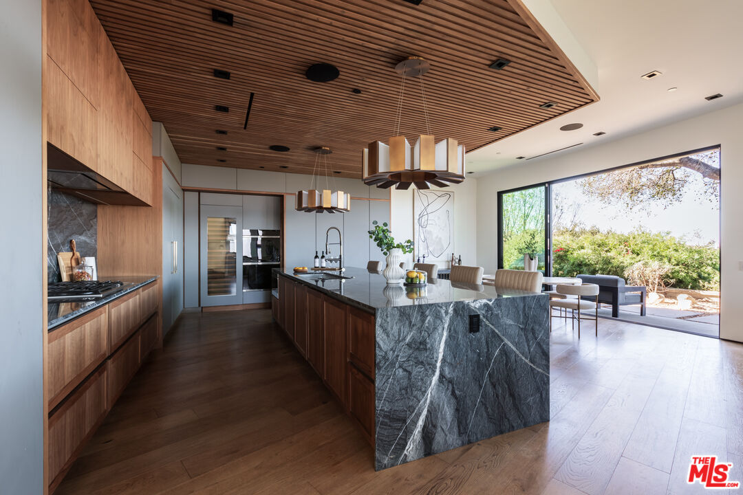 MLS #25572877 image #15