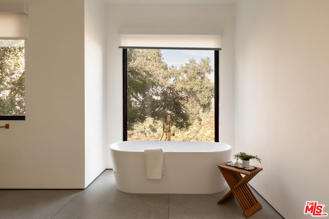 MLS #25572877 image #23