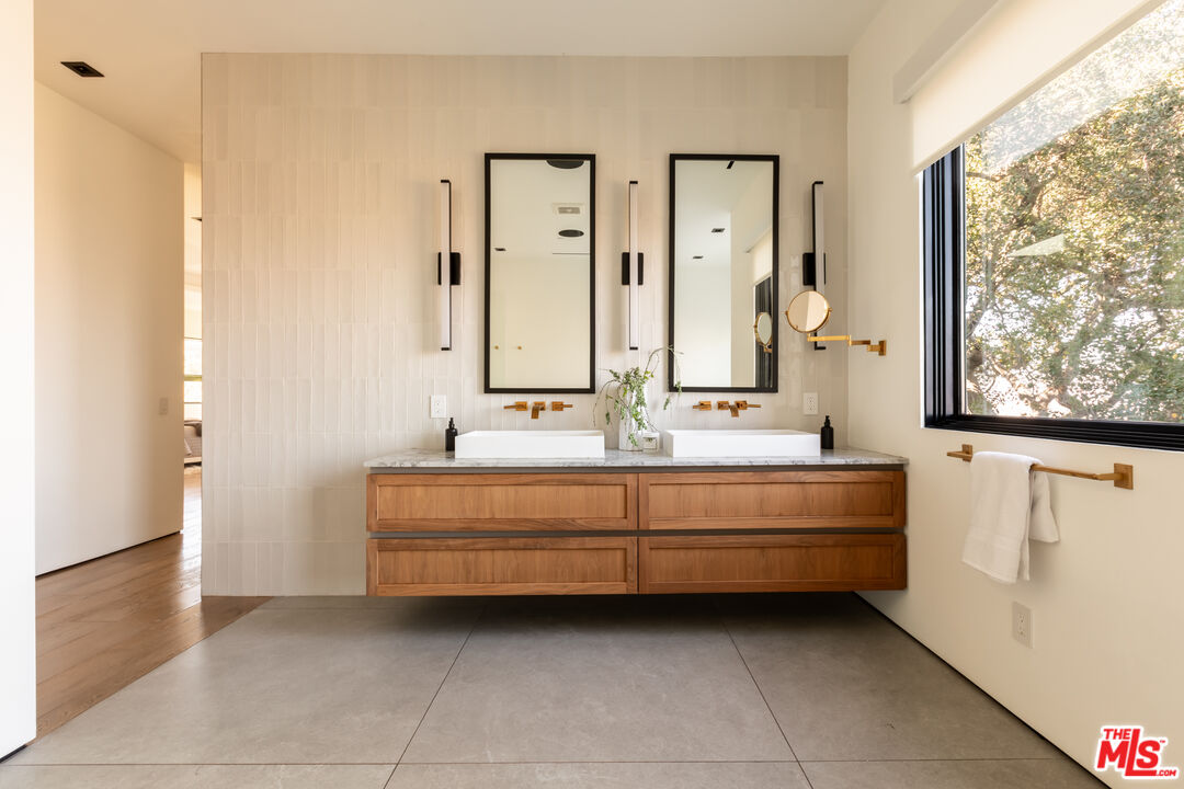 MLS #25572877 image #25