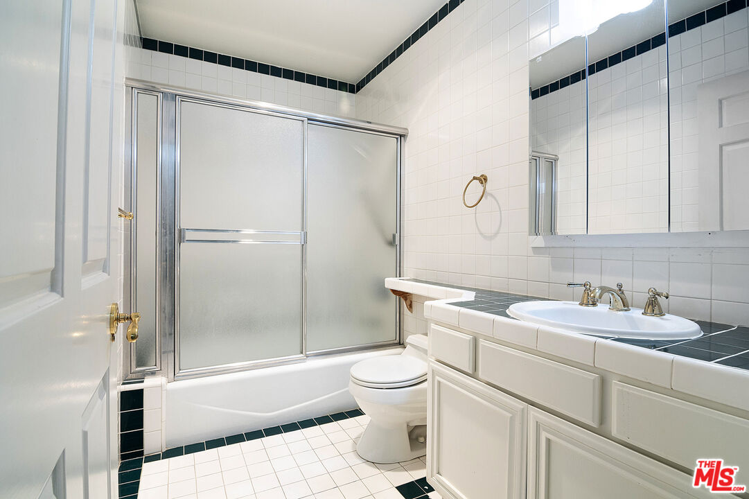 MLS #25573061 image #17