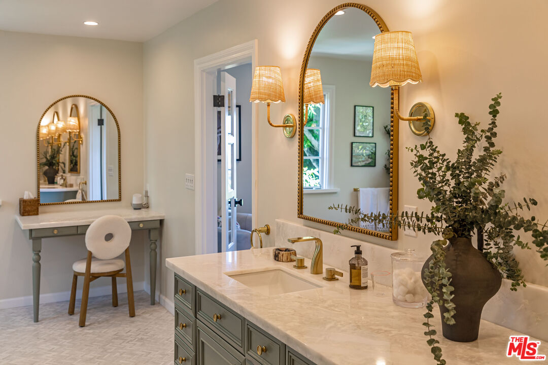 MLS #25552163 image #18