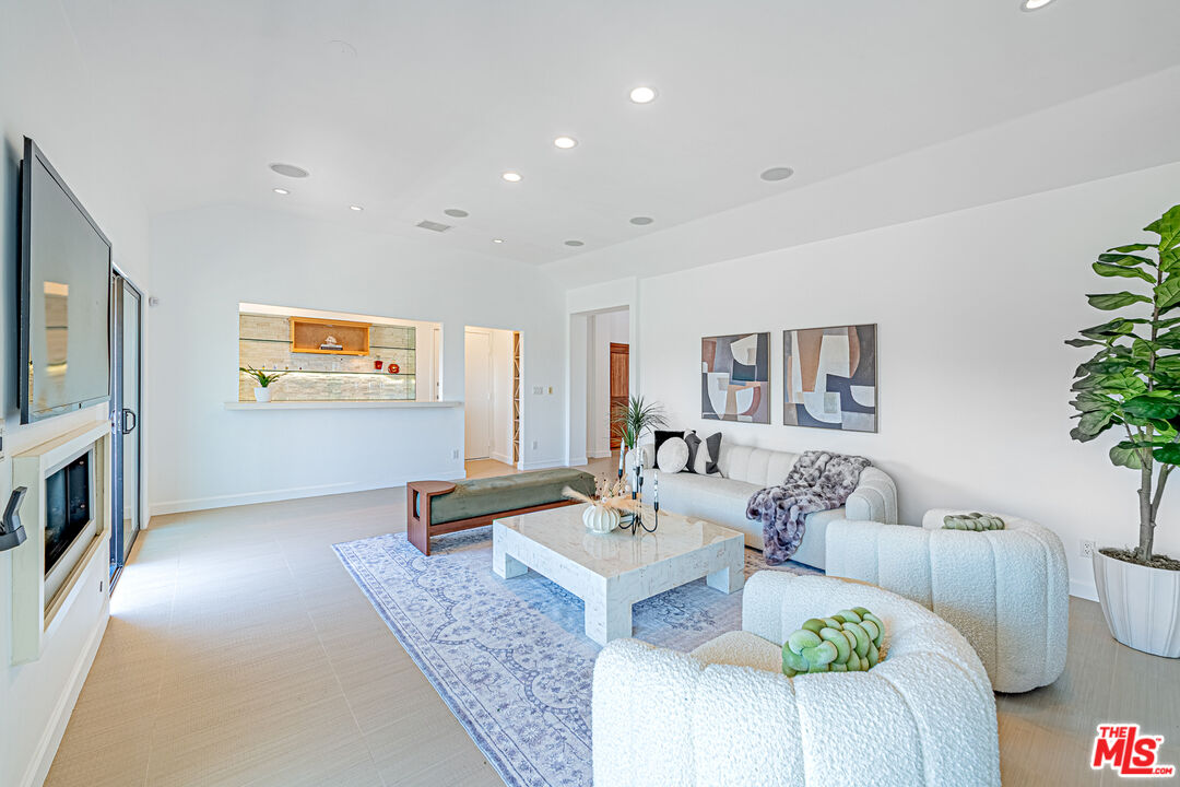 MLS #25574901 image #3