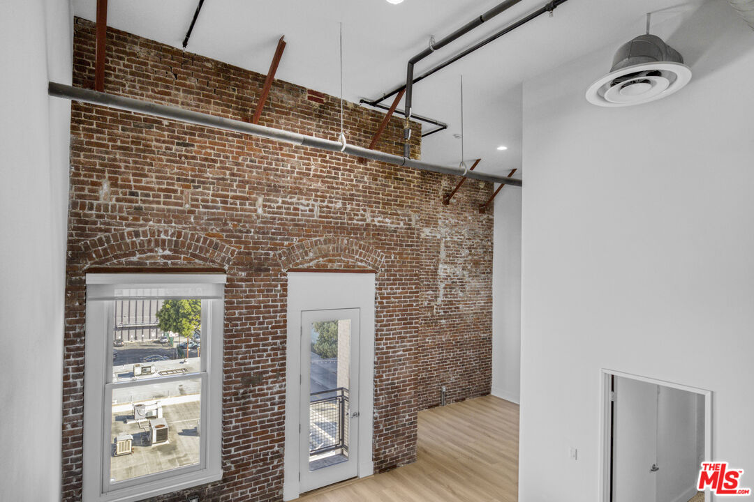 MLS #25575029 image #16