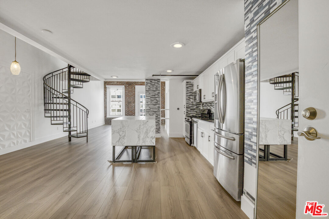 MLS #25575029 image #1