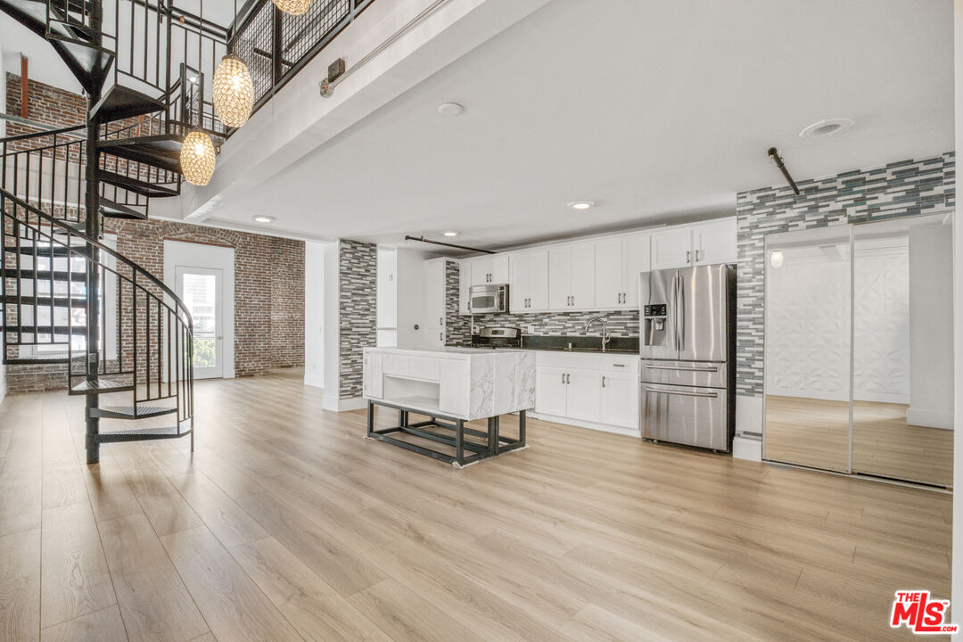 MLS #25575029 image #2