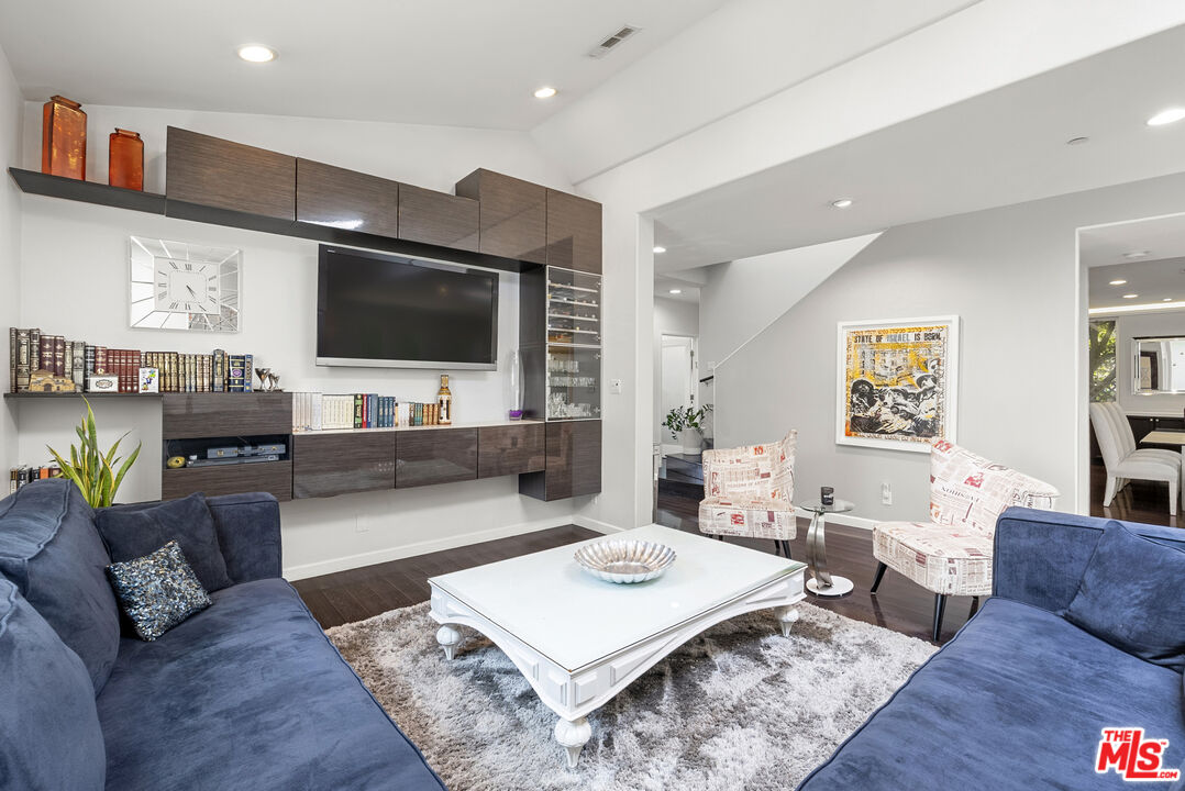 MLS #25577687 image #2