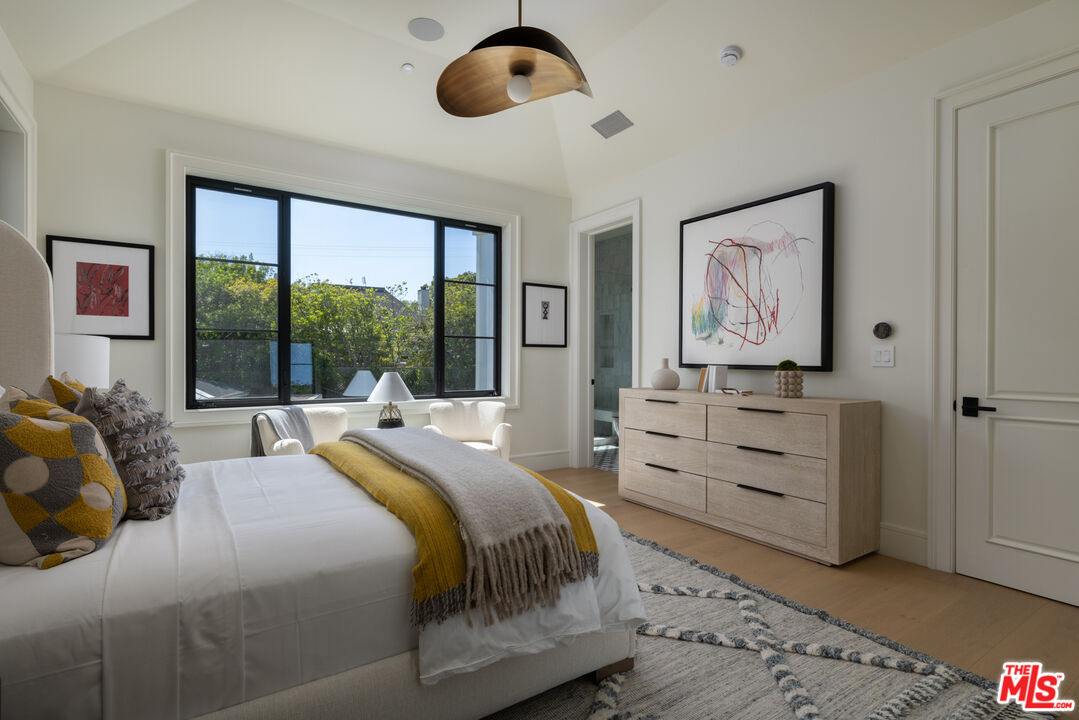 MLS #25578051 image #17