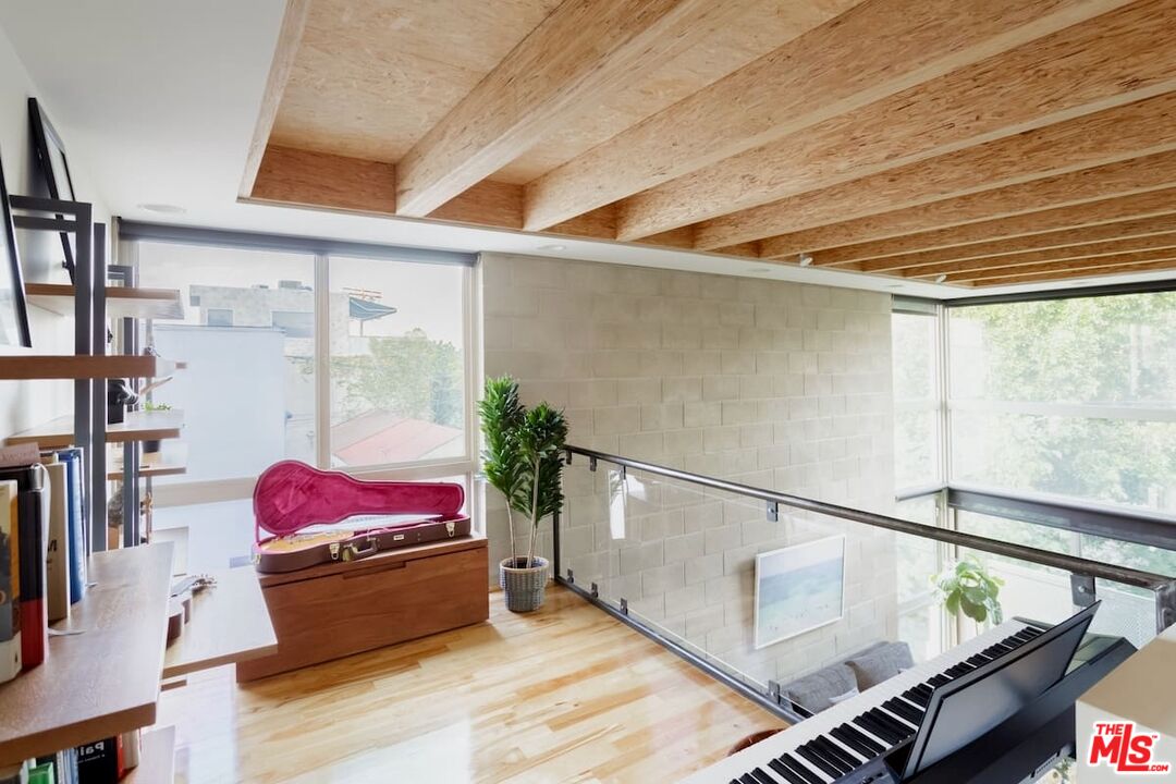 MLS #25578591 image #11