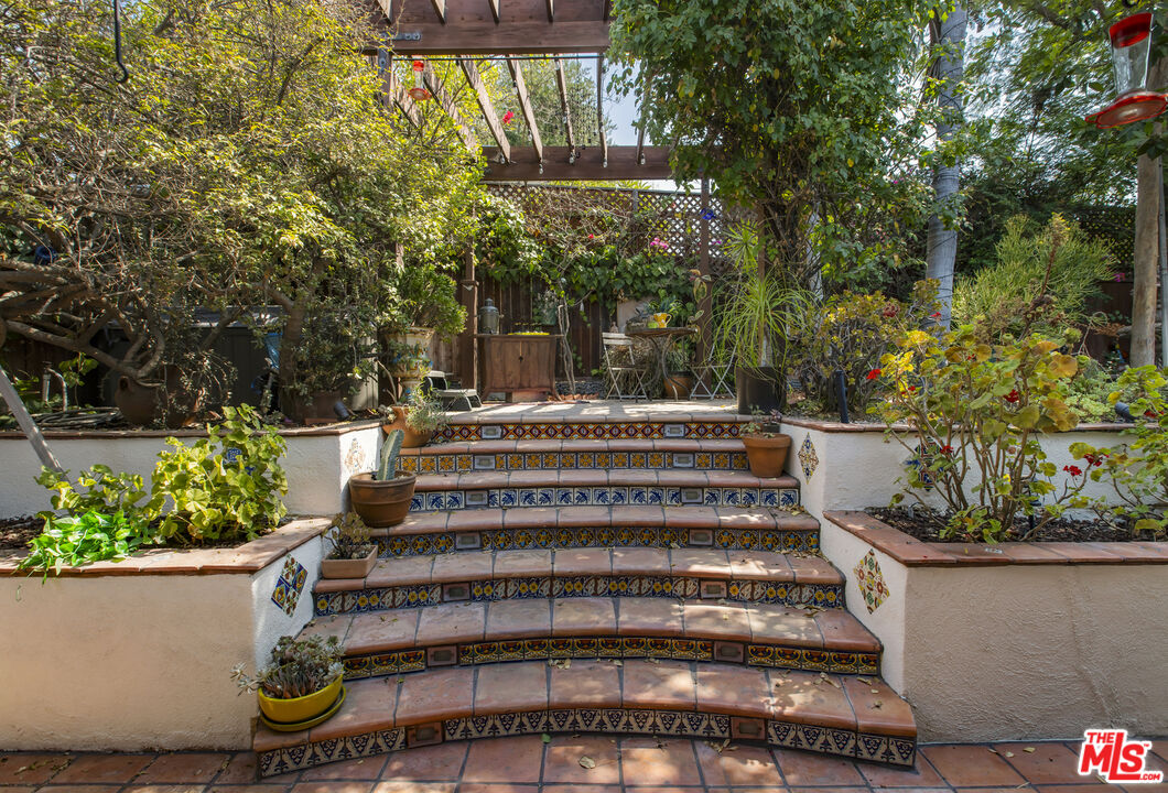 MLS #25579807 image #17