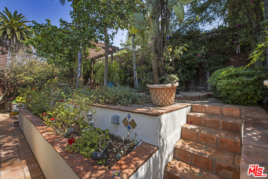 MLS #25579807 image #20