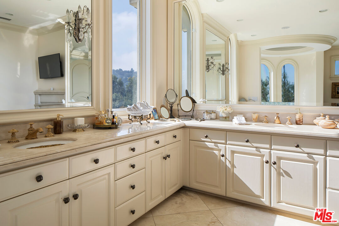 MLS #25580365 image #17