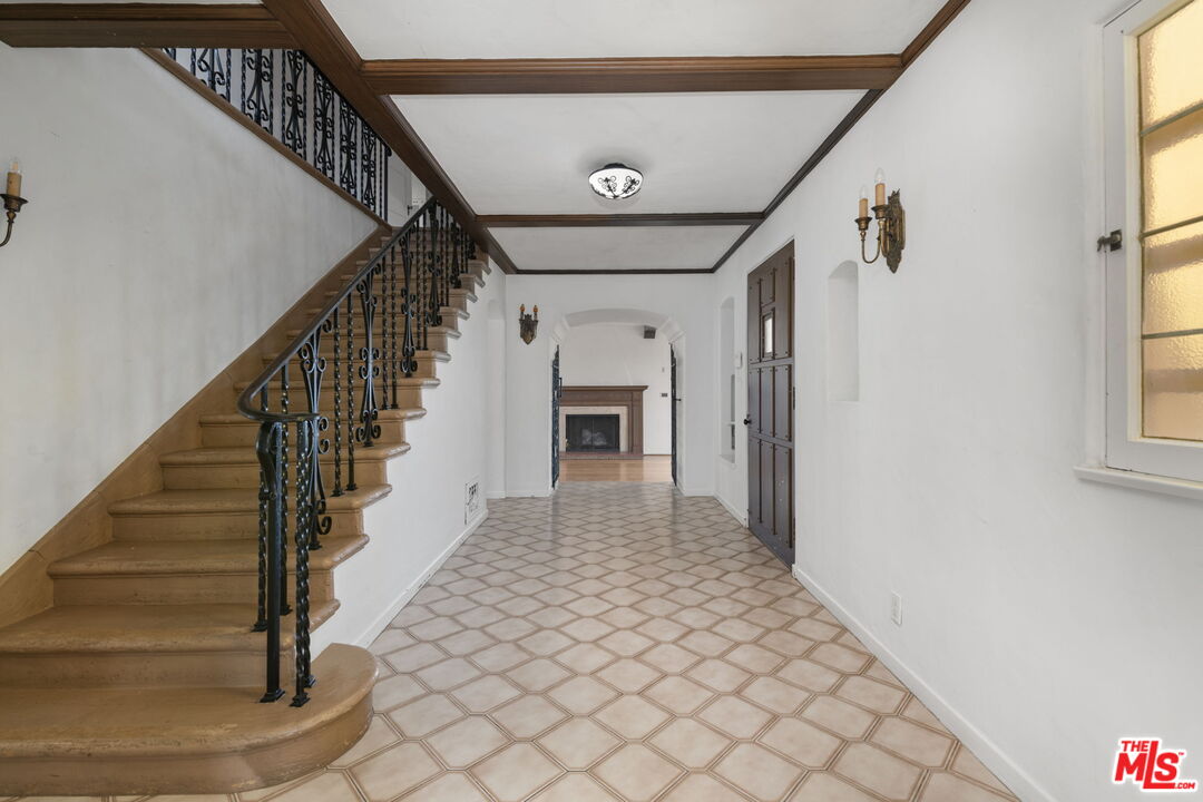 MLS #25580449 image #2