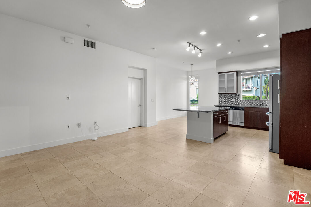 MLS #25581663 image #10